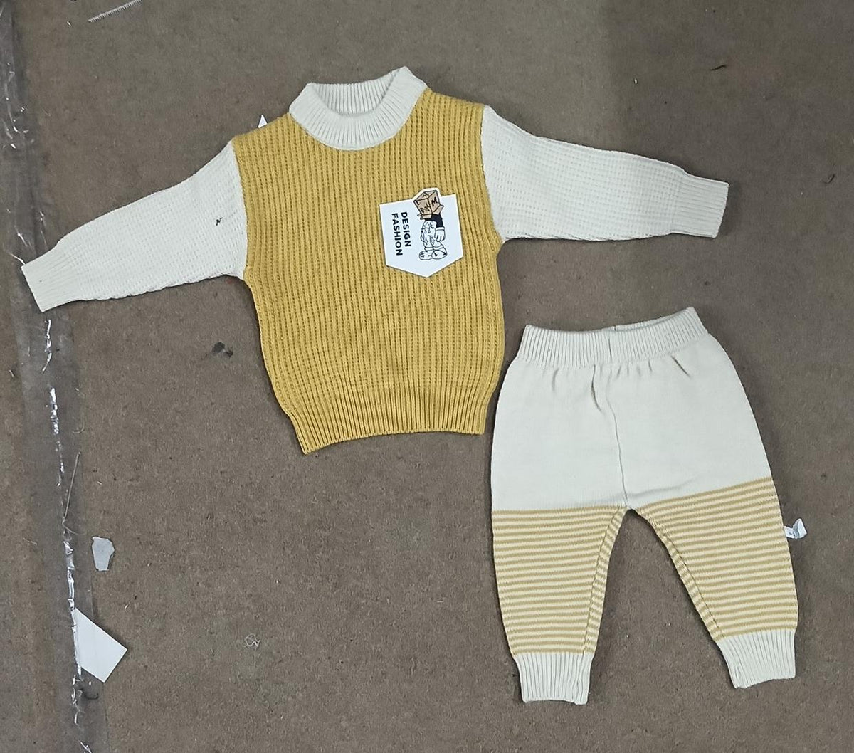 Vest-Style Knit Sweater Wool Set - Yellow & Cream